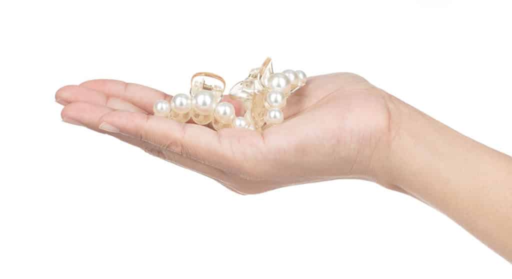 Schmuck reinigen – so glänzen Gold und Silber wieder