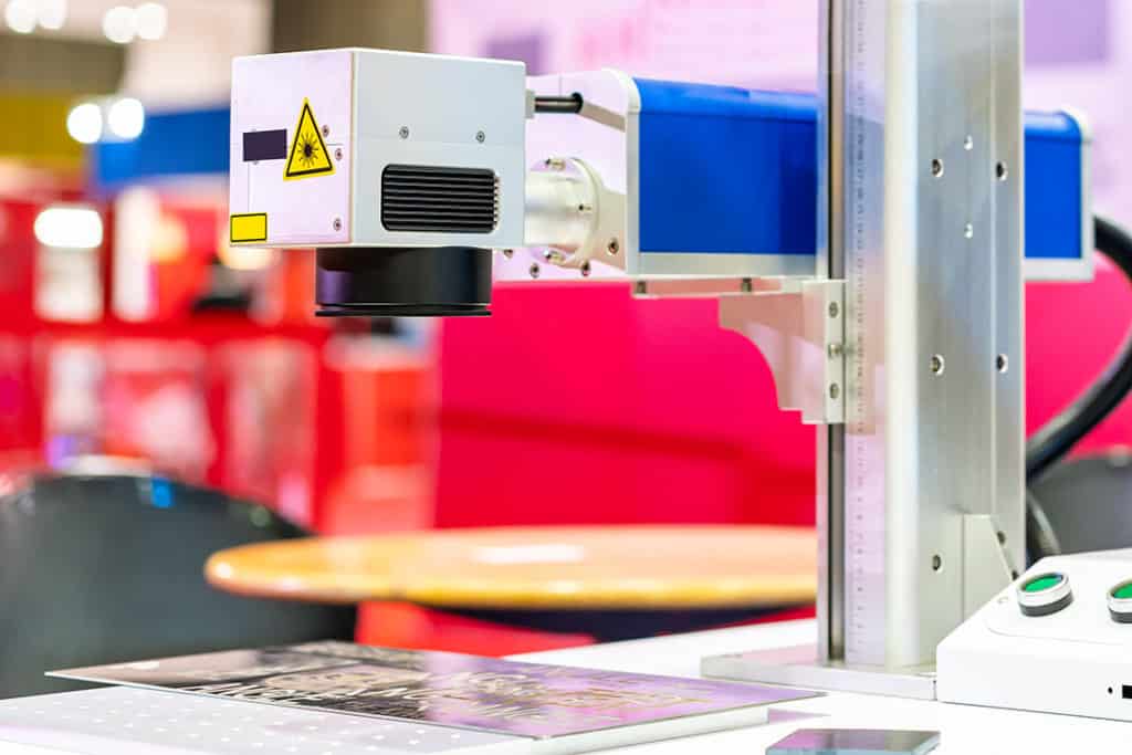 Lasergravur in der Industrie: Darum gewinnt sie immer mehr an Bedeutung