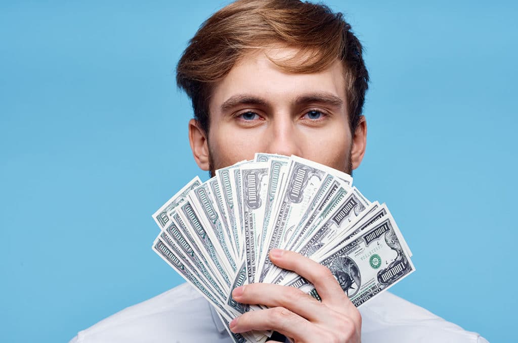 Bargeld bei der Bank holen – ein Auslaufmodell?