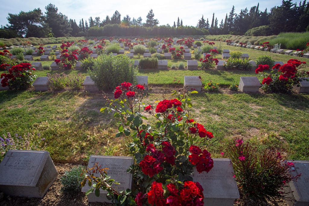 Wie sollte die Kleidung bei Beerdigungen aussehen?