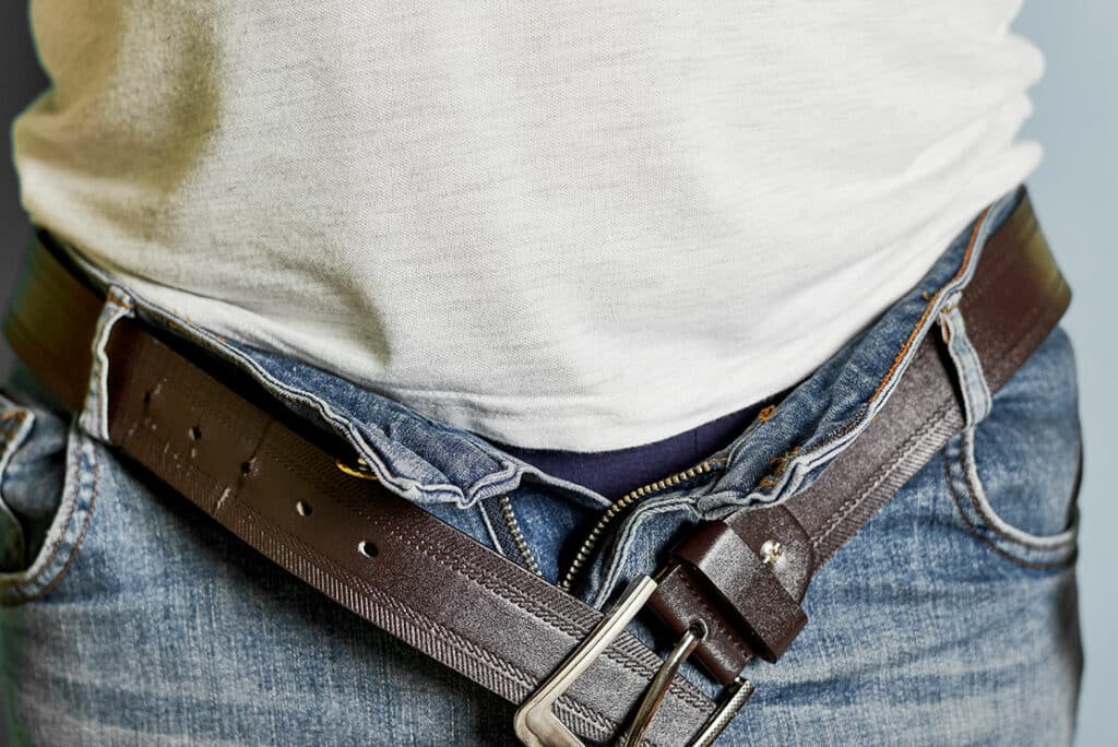 Aufgeknöpfte Jeans – der etwas seltsame Modetrend