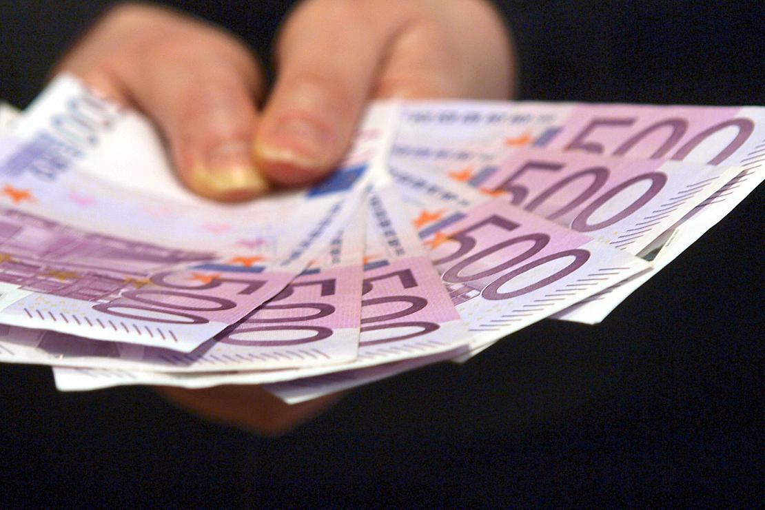 Bankenverband: Frauen haben 400 Euro weniger pro Monat