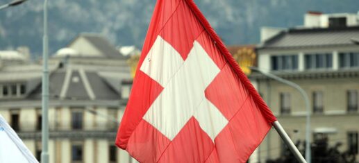 Ökonom Hellwig warnt vor Bankenfusion in der Schweiz