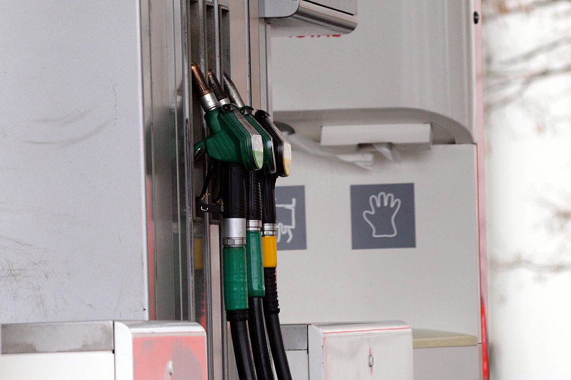 Benzinpreis stagniert – Diesel günstiger