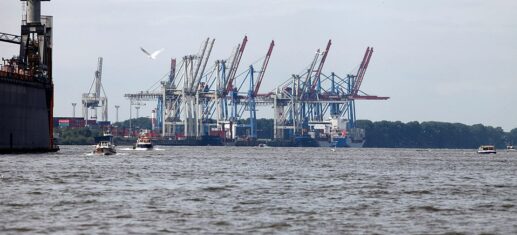 Röttgen kritisiert Bundesregierung im Streit um Hamburger Hafen