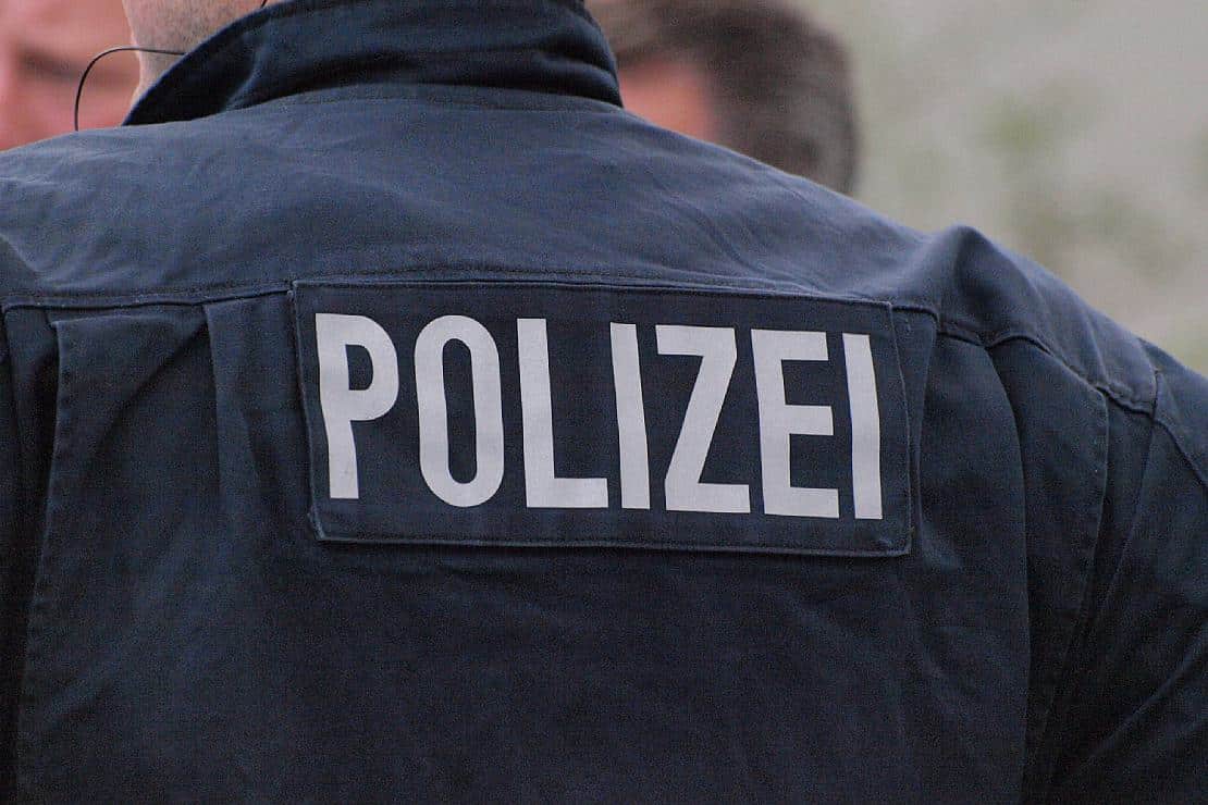 Polizei findet Leiche nach Explosion in Wohnung in Ratingen