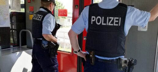 Polizeigewerkschaften kritisieren Forderung nach Messerverbot im ÖPNV