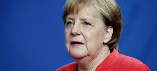 Merkel-wuerdigt-Simonis-als-quotVorbild-fuer-viele-Frauenquot.jpg