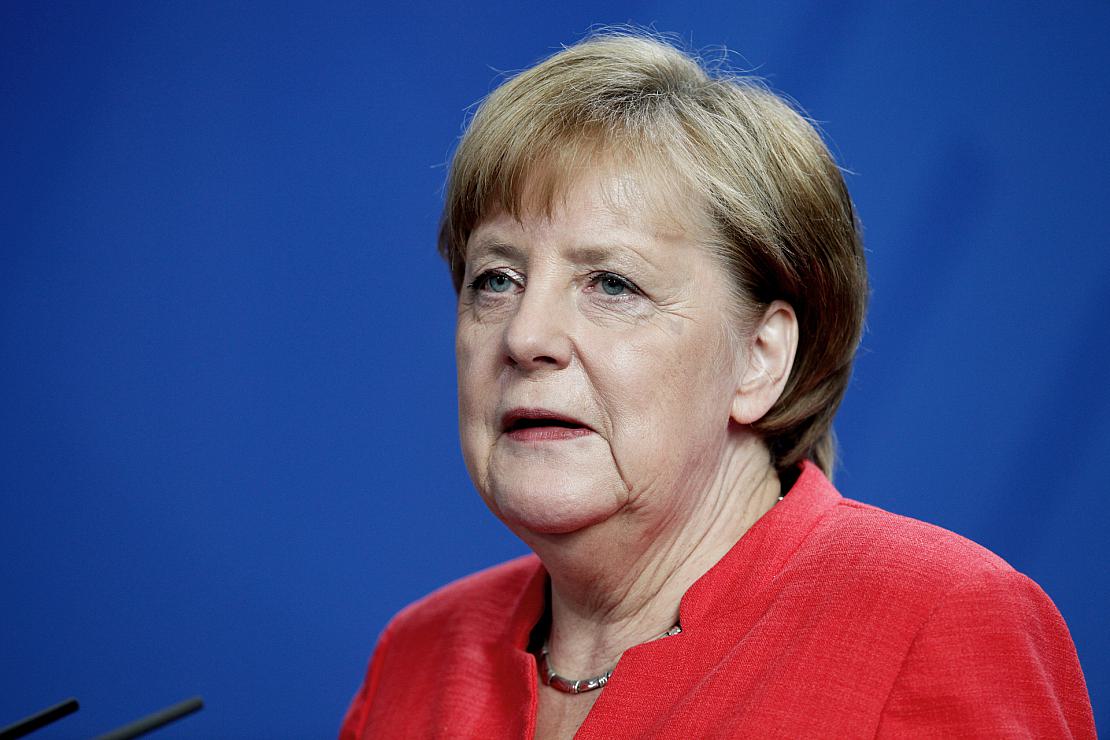 Merkel würdigt Simonis als "Vorbild für viele Frauen"