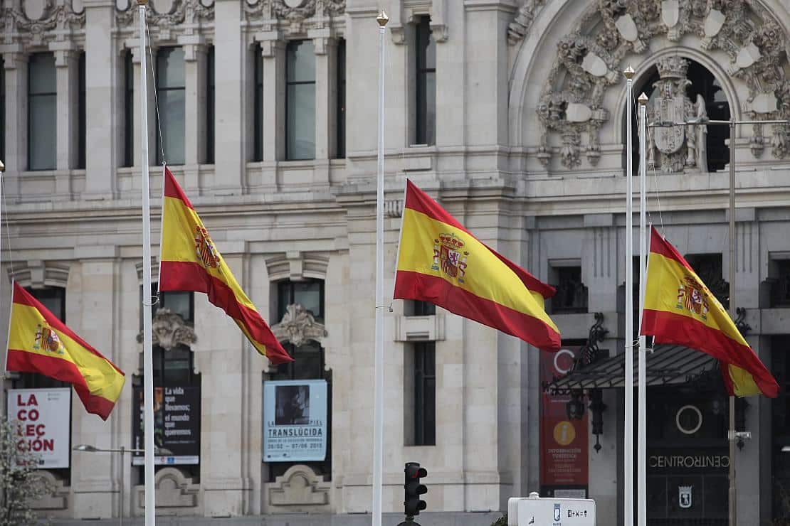 Umfragen sehen rechtes Lager bei Parlamentswahl in Spanien vorn