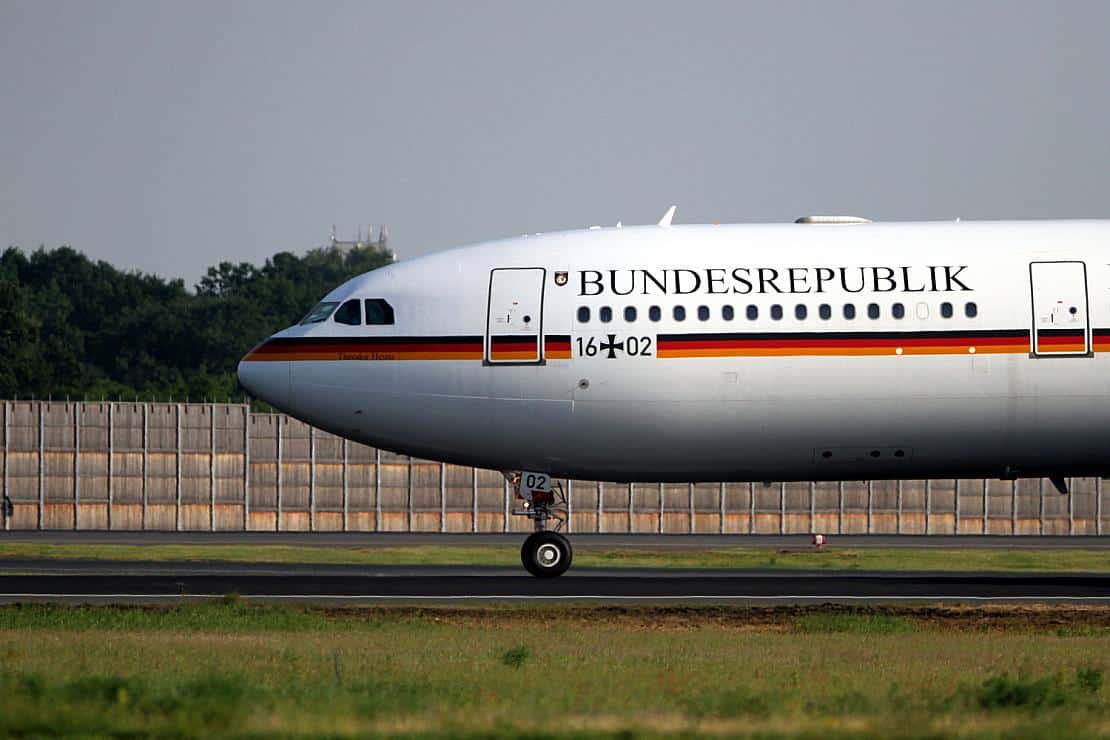 Baerbock muss Auslandsreise wegen Flugzeugpanne unterbrechen