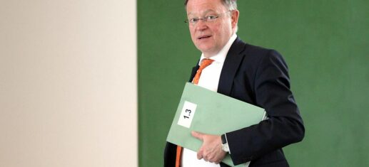 Weil nimmt nicht an Partei-Ehrung von Ex-Kanzler Schröder teil