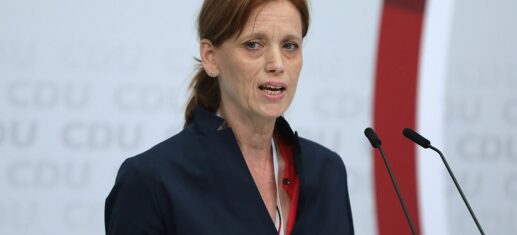 CDU-Vize Prien kritisiert Aiwangers Umgang mit Flugblatt-Affäre