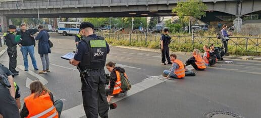 Neue Klima-Proteste in Berlin - über 20 Blockaden