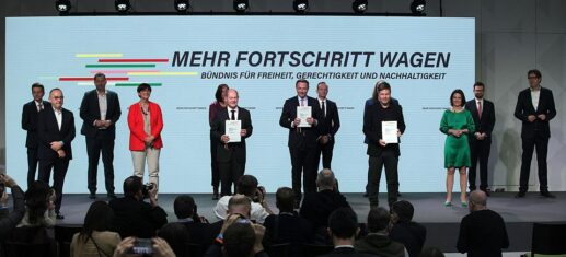 Wirtschaftsforscher-Felbermayr-kritisiert-Ampel-fuer-Standortpolitik.jpg