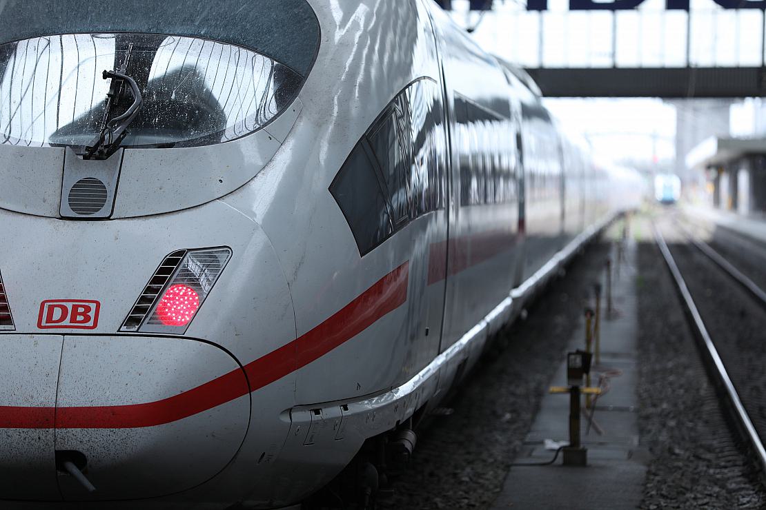 Bahn will Mobilfunkempfang in ICEs verbessern