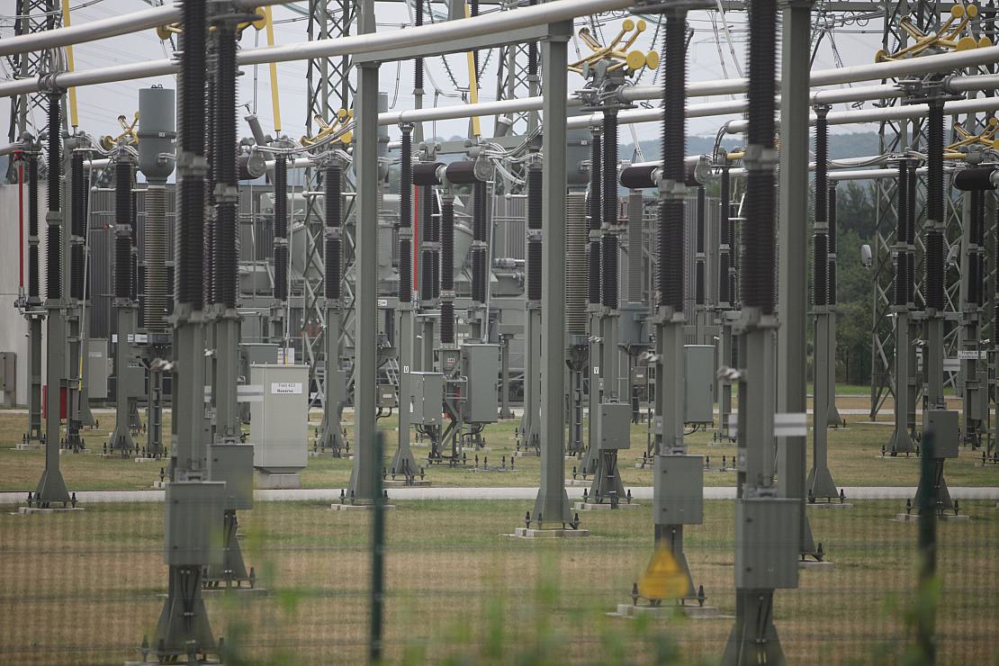IEA: Schleppender Stromnetz-Ausbau gefährdet Energiewende