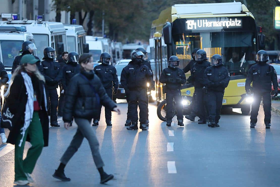 Wegner: Berliner Polizei hat Lage unter Kontrolle