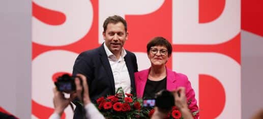 Esken-und-Klingbeil-als-SPD-Vorsitzende-wiedergewaehlt.jpg