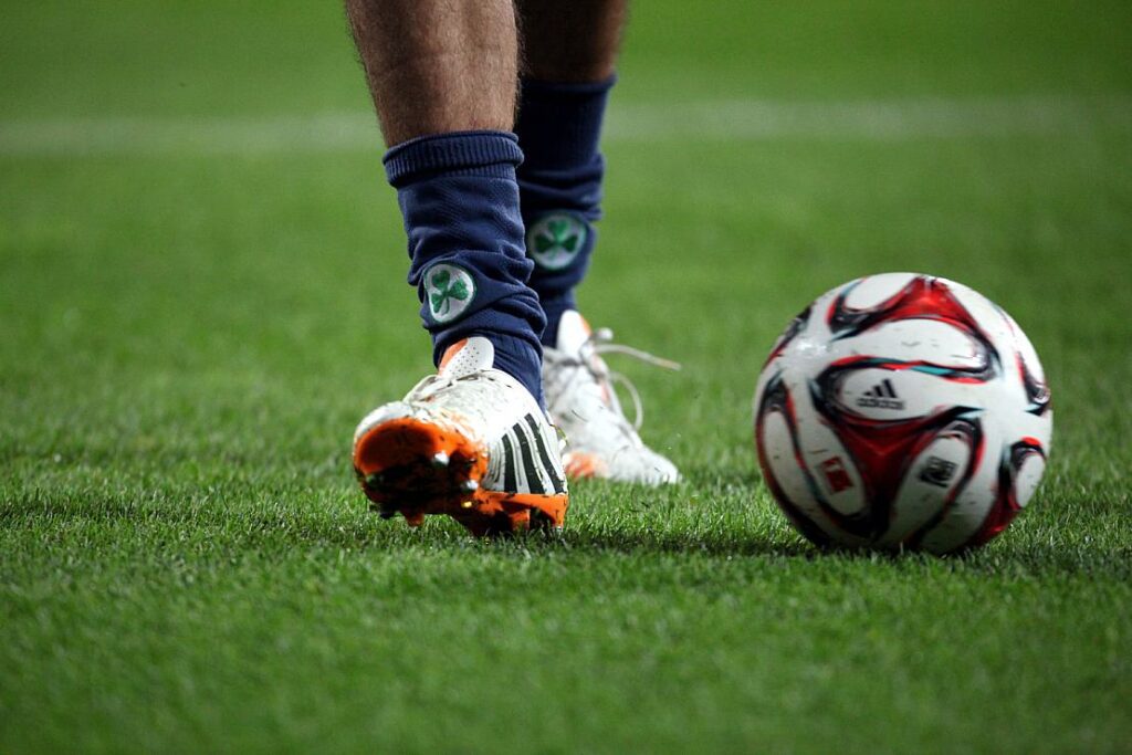 2. Bundesliga: Fürth überholt HSV und Kiel im Spitzenduell