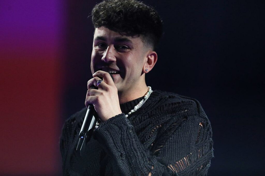 Bennett bleibt an der Spitze der deutschen Single-Charts