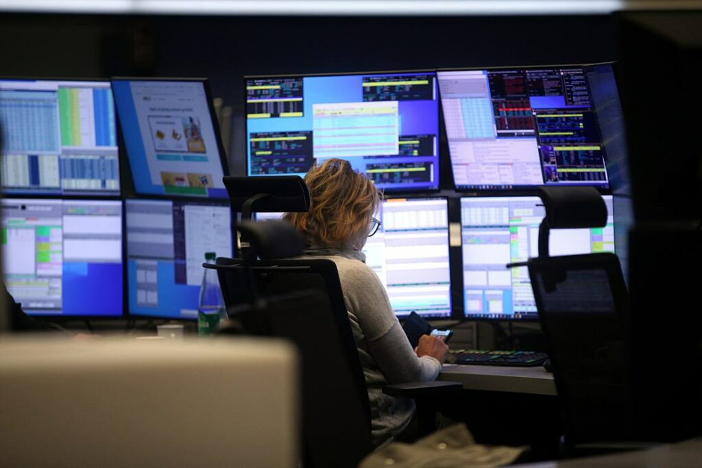 Dax startet vor EZB-Zinsentscheid mit leichten Abstrichen