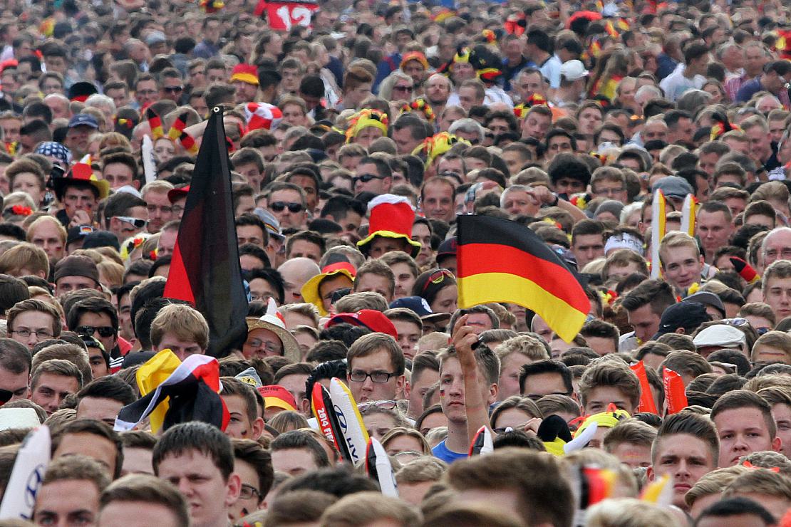 Fußball-EM: Ministerium will Anreise Tausender Fans erleichtern