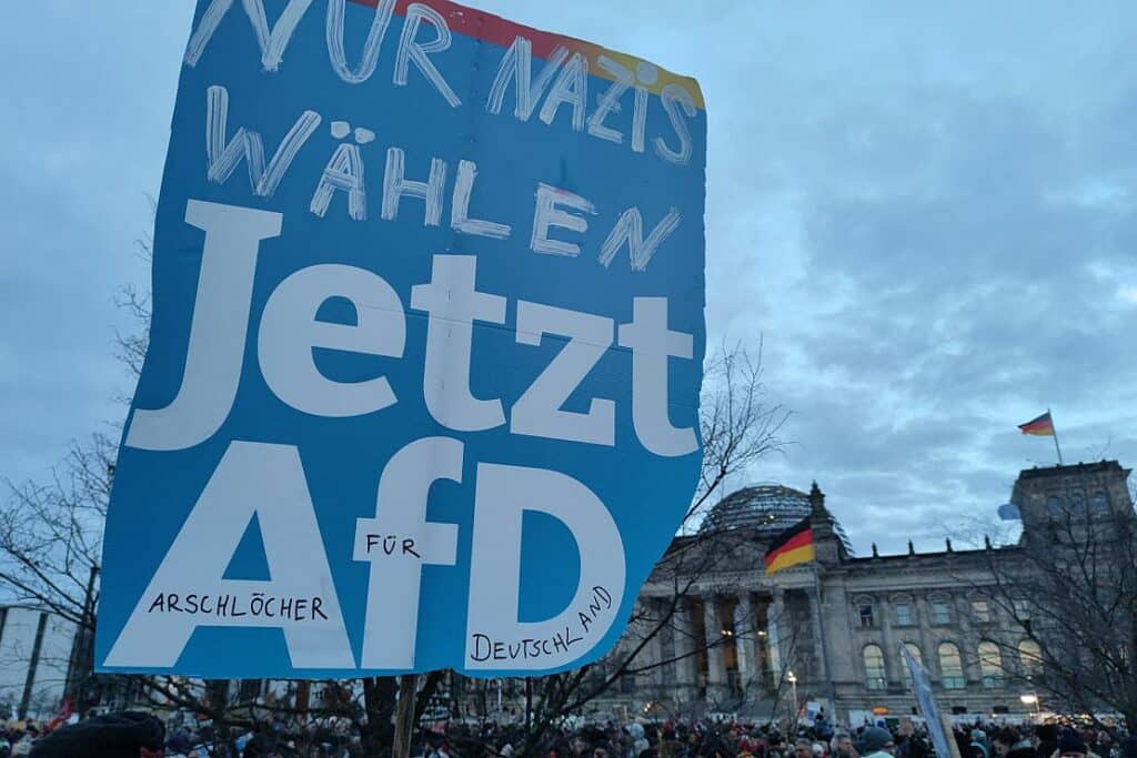 Protestforscher Ullrich sieht Ausweitung der Proteste gegen Rechts