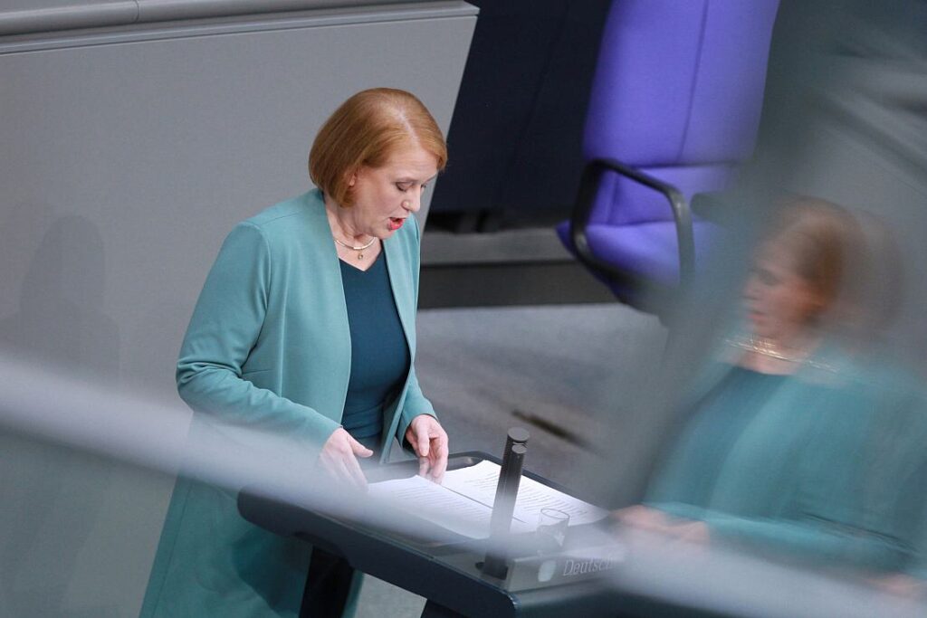 SPD-Politiker wirft Paus Untätigkeit bei sexueller Gewalt vor