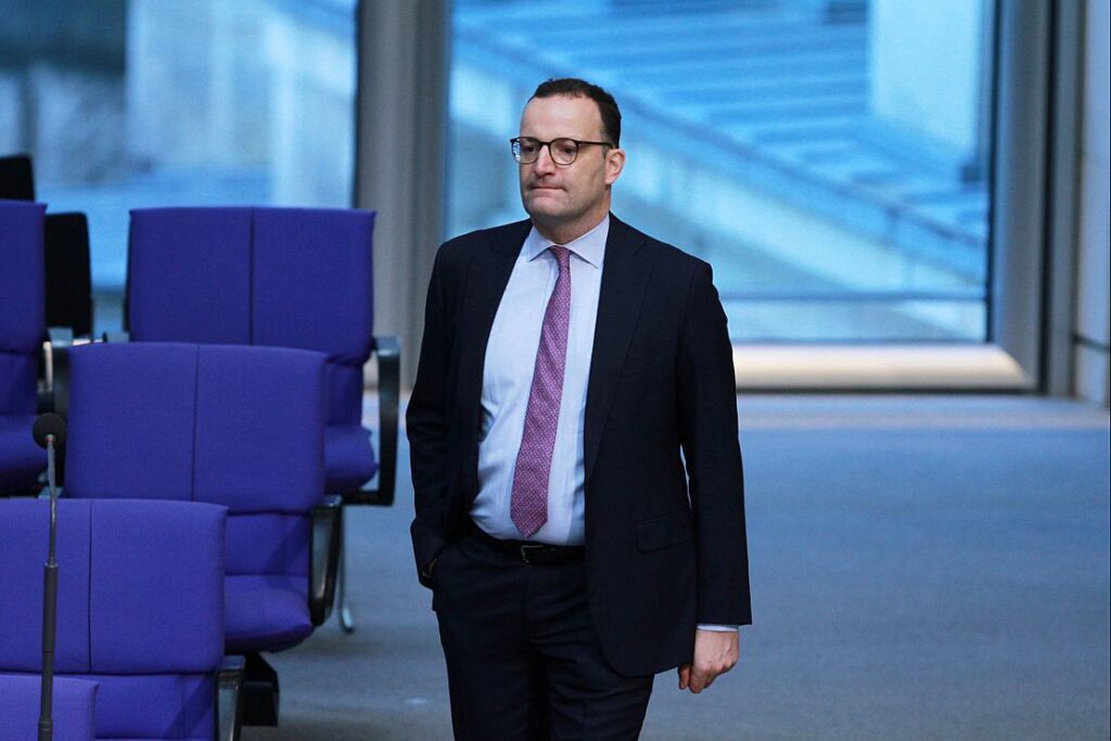 Spahn wirft Scholz unangemessenen Ton bei Haushaltsdebatte vor