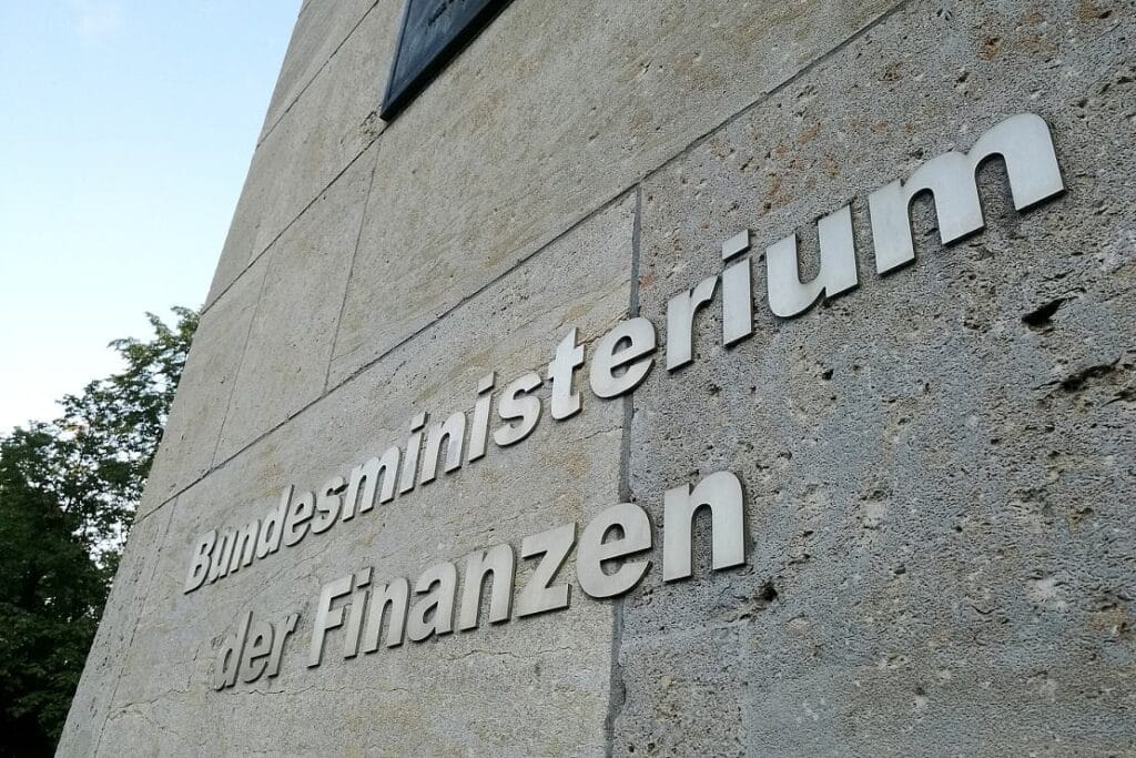 Steuereinnahmen 2023 drei Milliarden Euro niedriger als erwartet