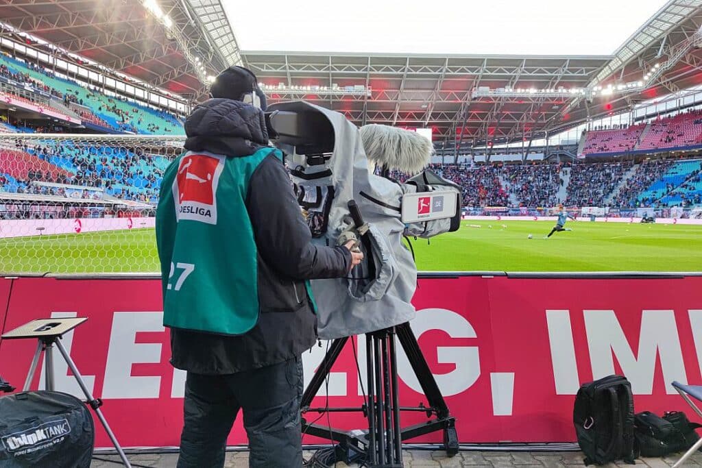 Ampel-Politiker für neue Abstimmung über Bundesliga-Investoren