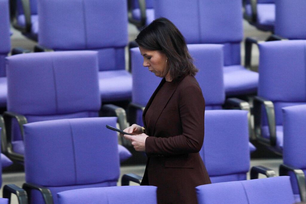 Baerbock unterstellt Putin Eroberungslust