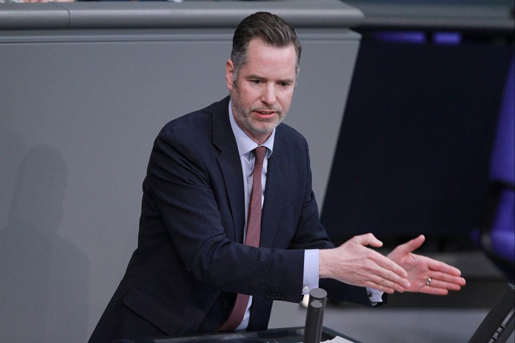 Dürr bringt Soli-Abschaffung in mehreren Schritten ins Gespräch