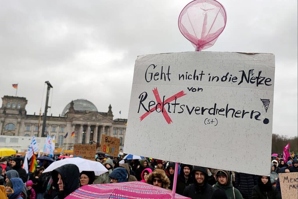 Esken verlangt Maßnahmenpaket gegen Rechtsextremismus