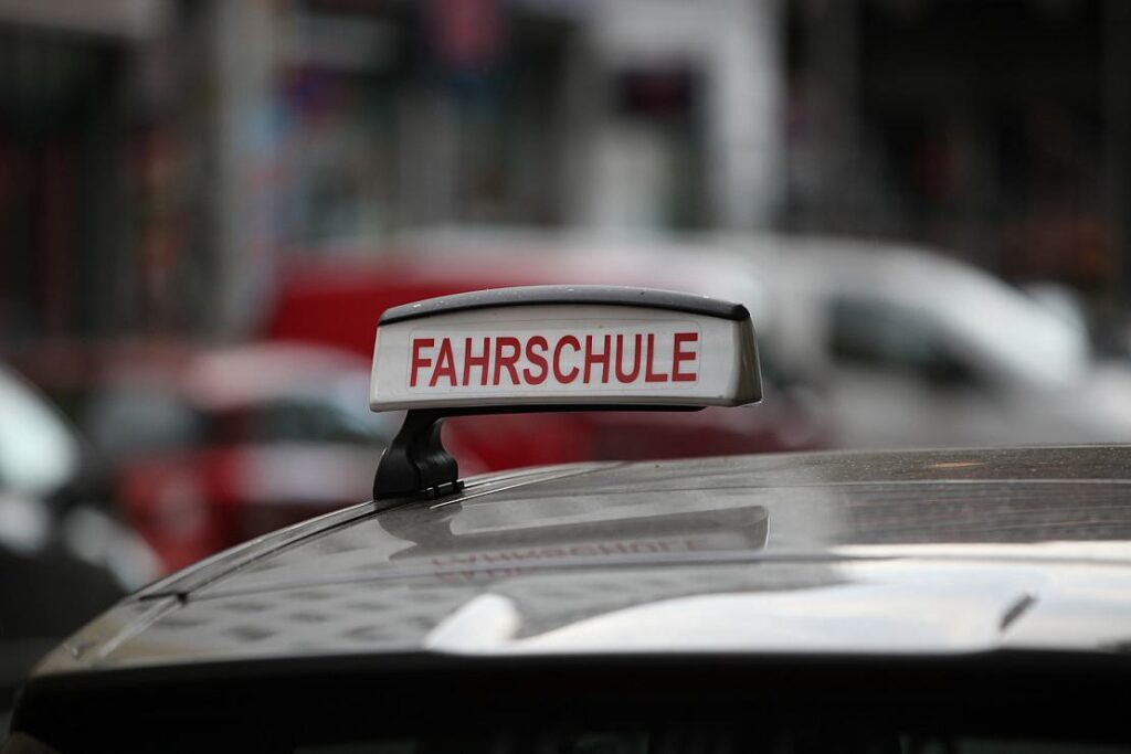 Führerscheinkosten steigen erstmals auf über 3.000 Euro