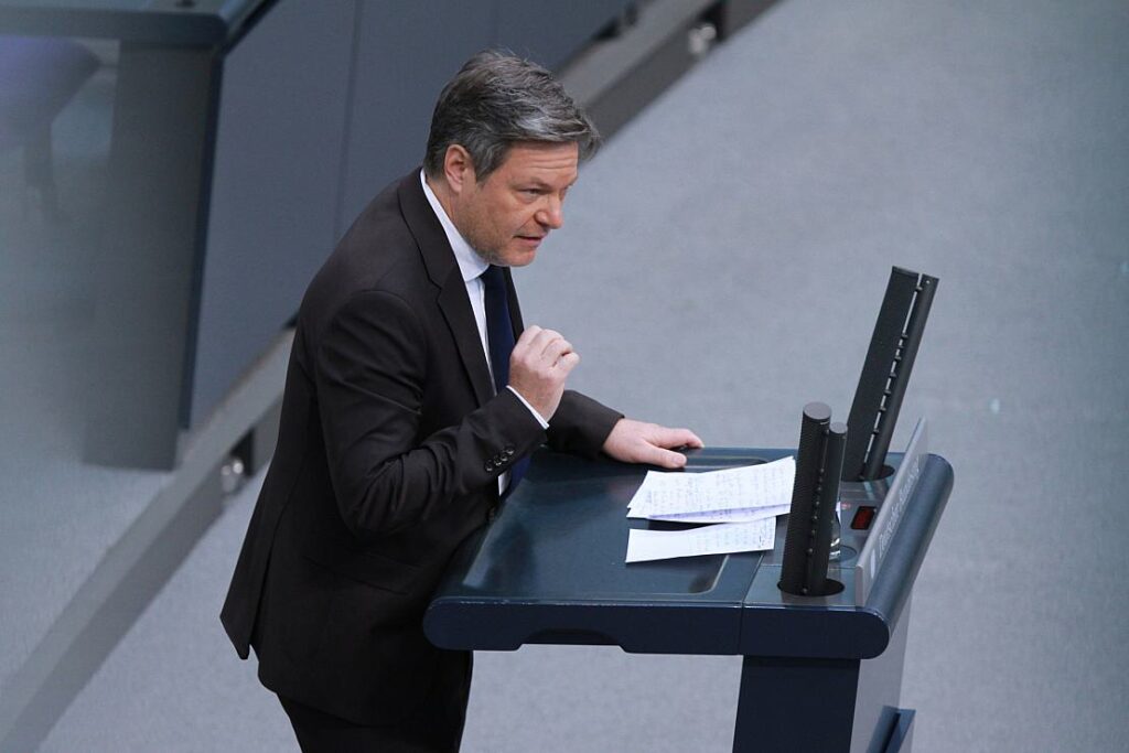Habeck schlägt "Sondervermögen" für Wirtschaft vor