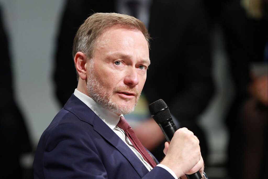 Lindner kann wegen spätem Haushaltsbeschluss mehr Schulden machen