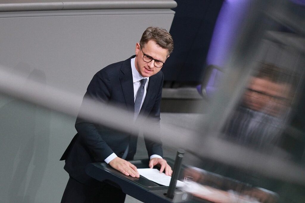 Linnemann stellt sich hinter Wirtschaftsweise Grimm