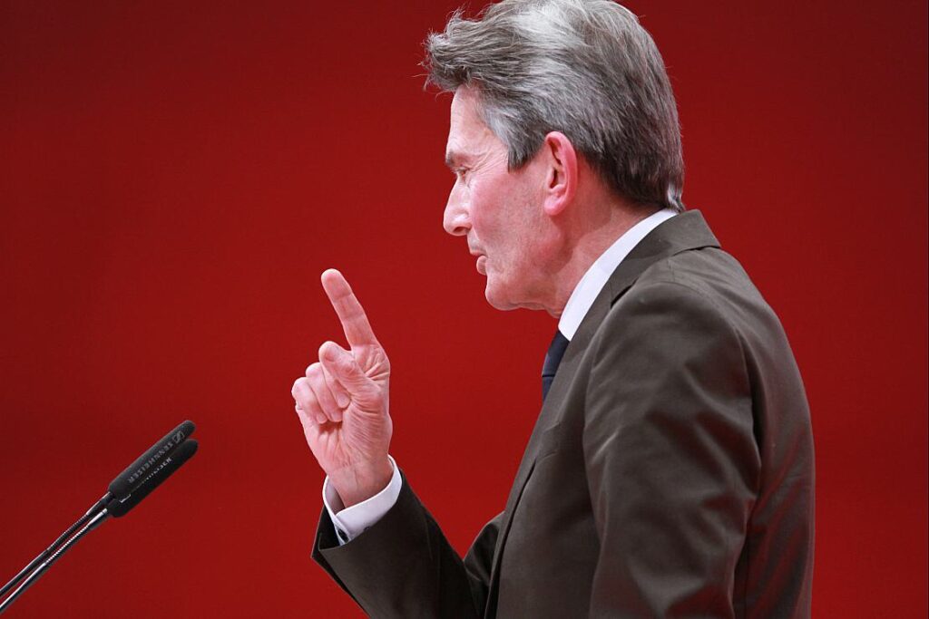 Mützenich kritisiert "öffentliches Hin und Her" in Steuerdebatte