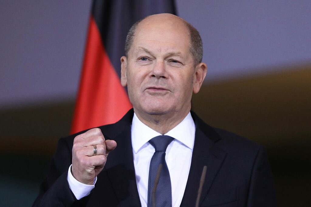 Scholz will "Großserienfertigung von Rüstungsgütern"