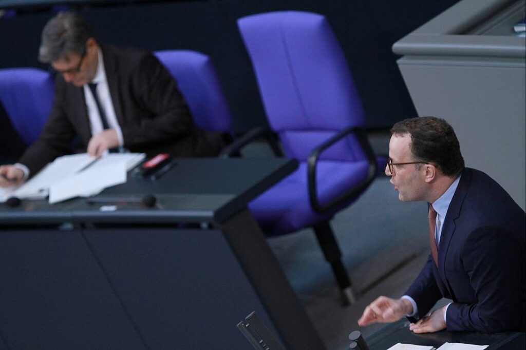 Spahn: Bei CCS muss Habeck grüne Technologie-Skepsis ignorieren