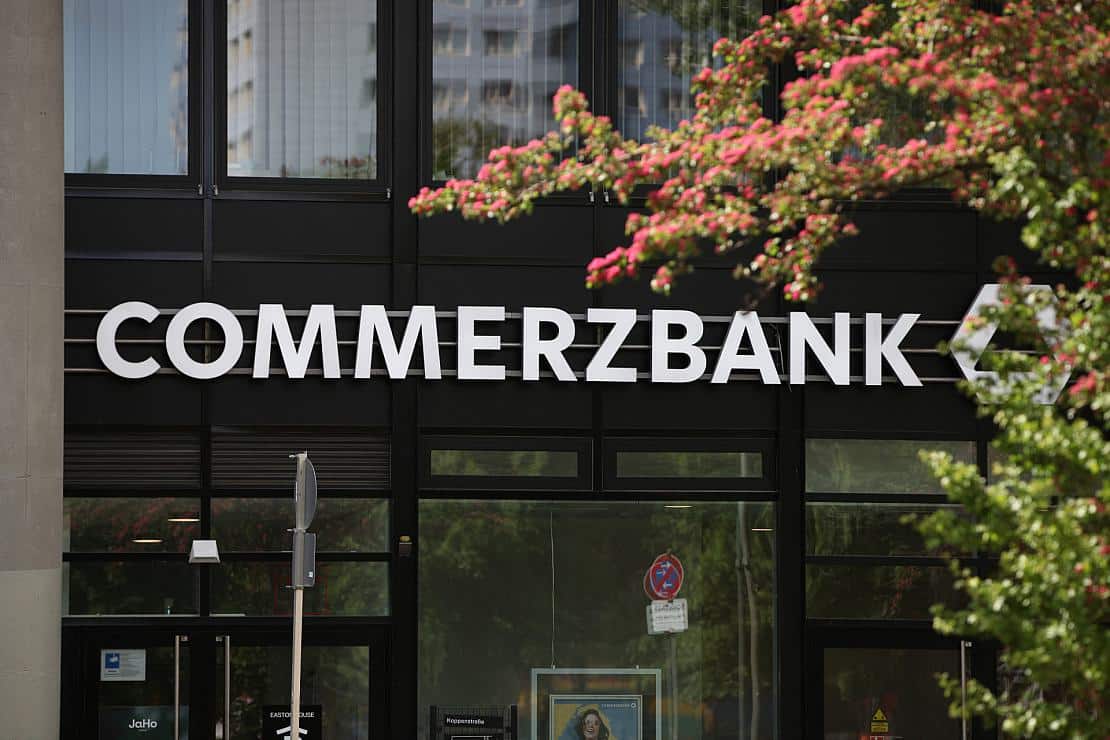 Staat erhöht Beteiligung an Commerzbank