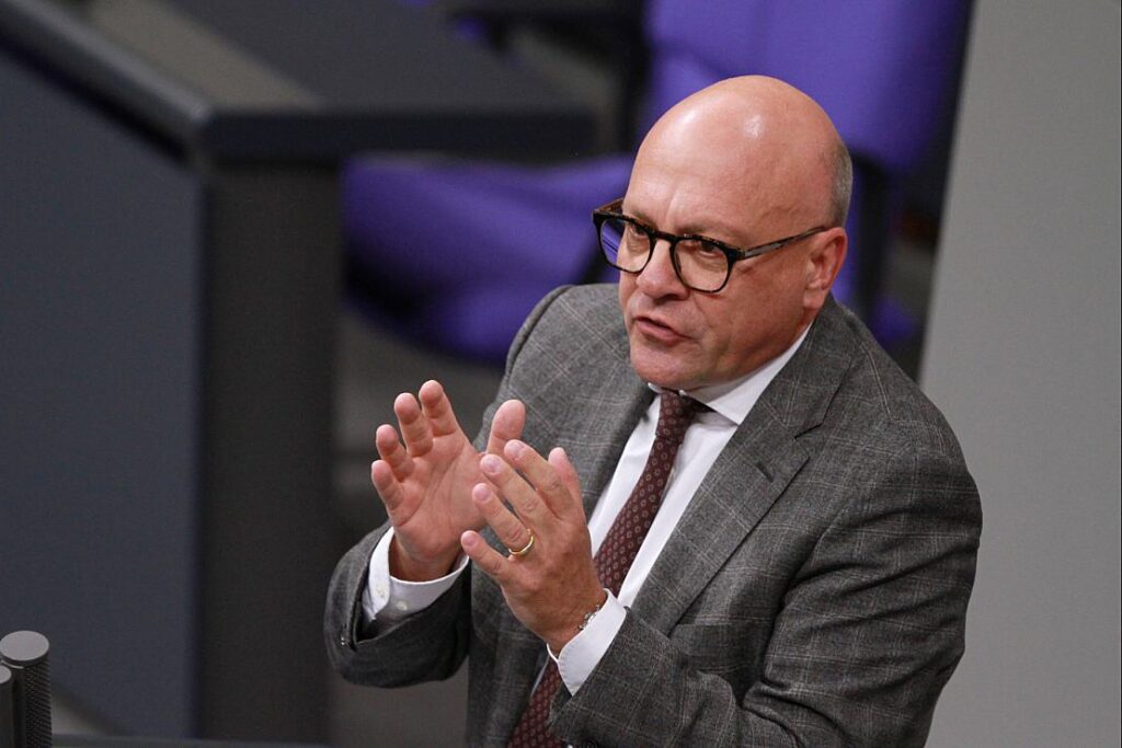 Throm wirft Faeser mangelnden Kampf gegen Linksextremismus vor