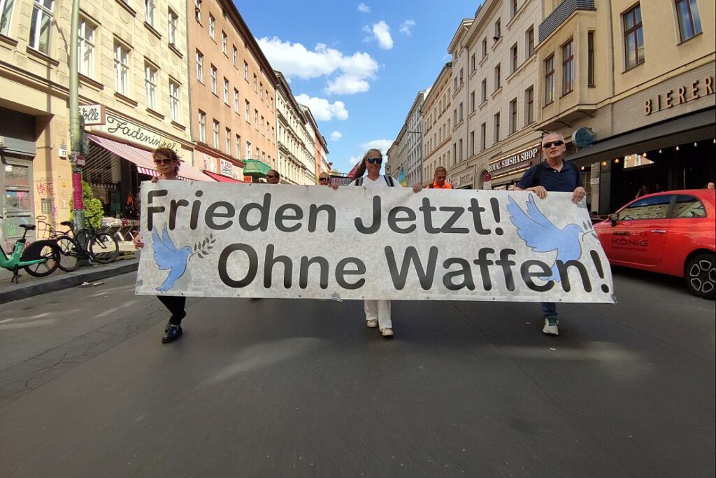 Baerbock warnt Friedensbewegung vor einseitiger Parteinahme