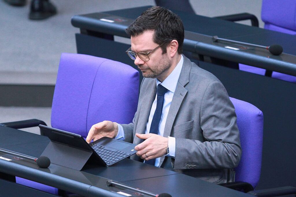 Buschmann offen für erneuten Anlauf bei Sterbehilfe-Regelung