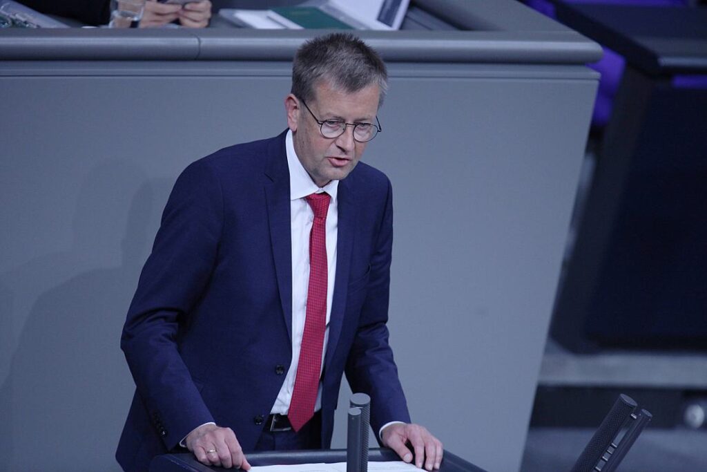 Drogenbeauftragter mahnt zu Eile bei Cannabis-Legalisierung