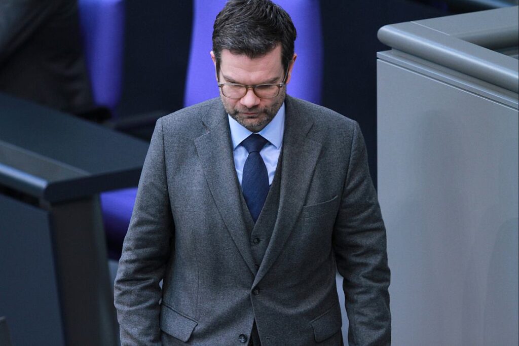 Experten sehen bei Buschmanns Bürokratieabbaugesetz Luft nach oben