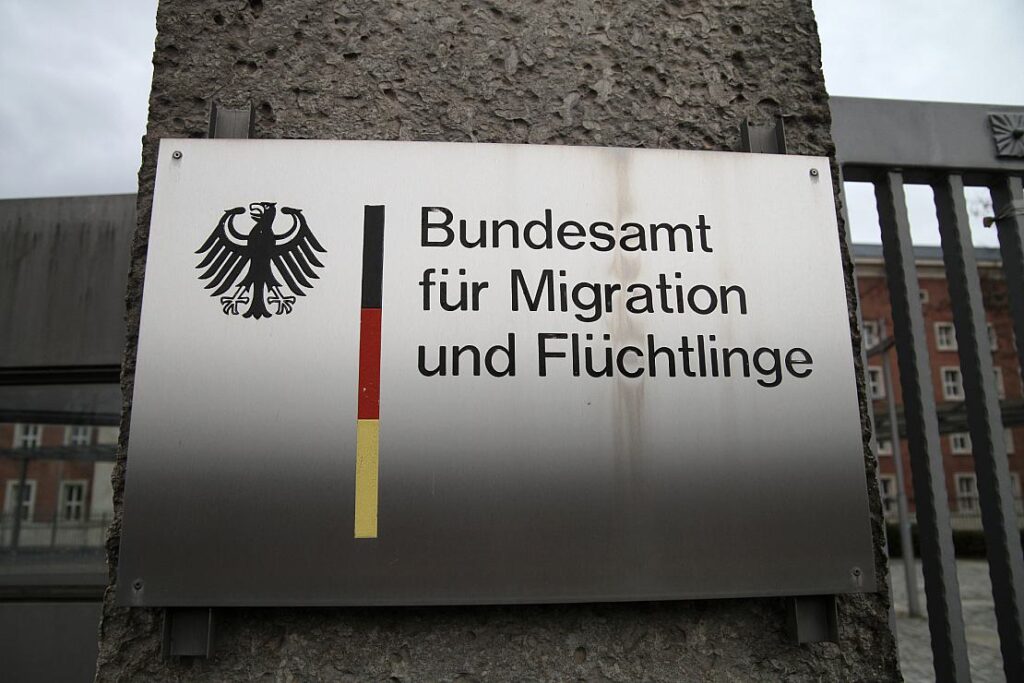 Hohe Asylzahlen: Bamf setzt Hunderte Leiharbeiter ein
