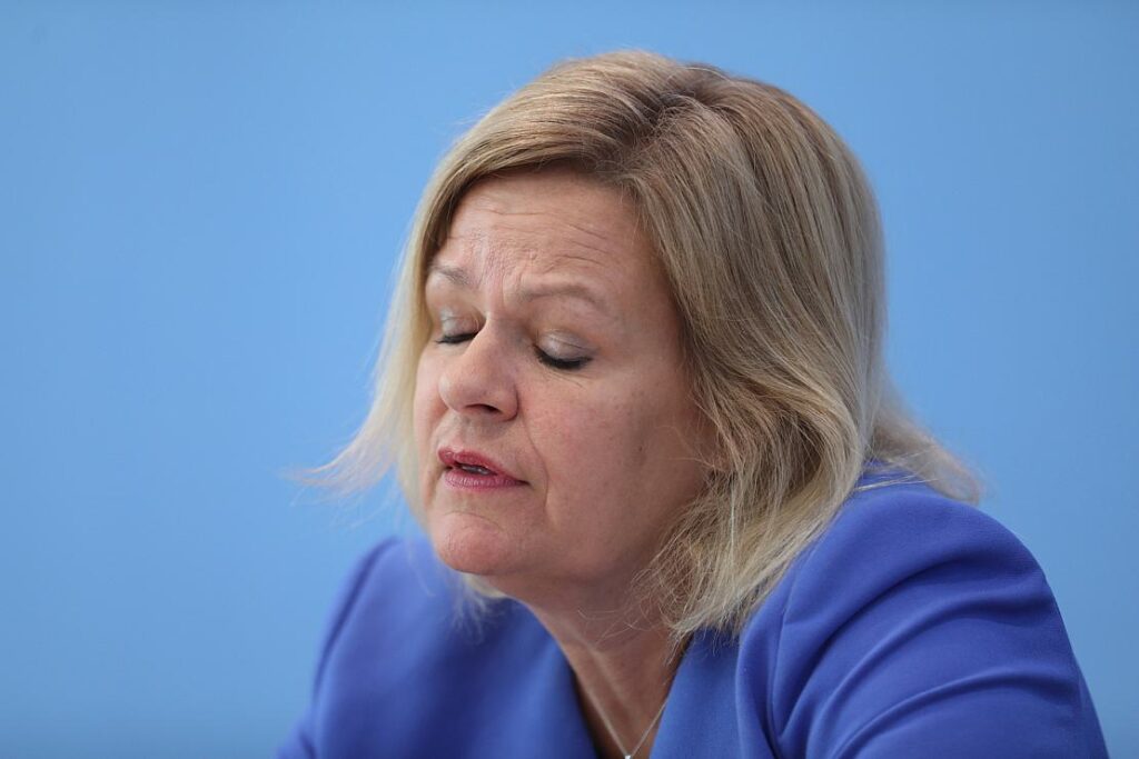 Innenministerin warnt vor Bedrohung durch Russland